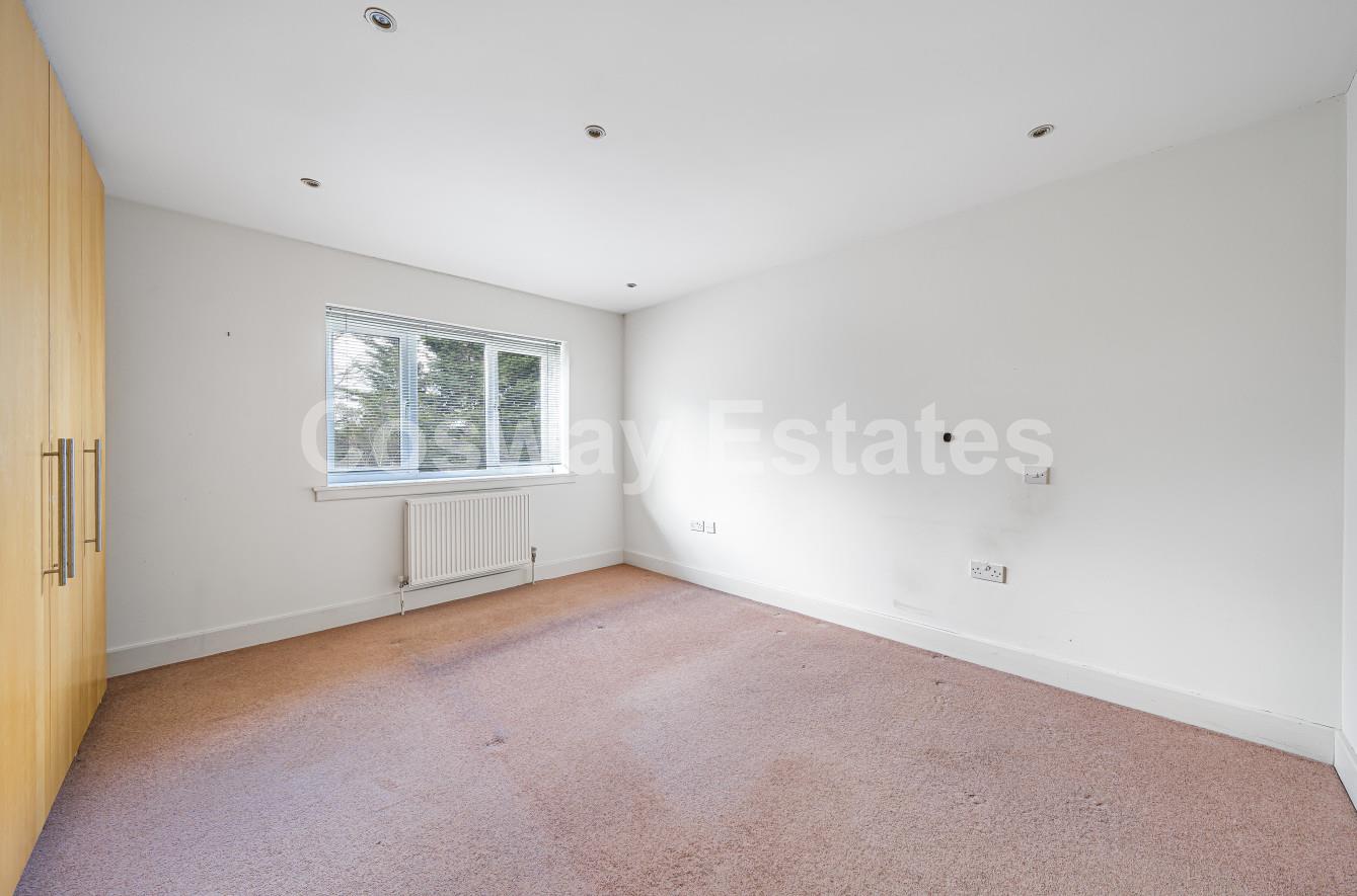 Sunnyfield, London